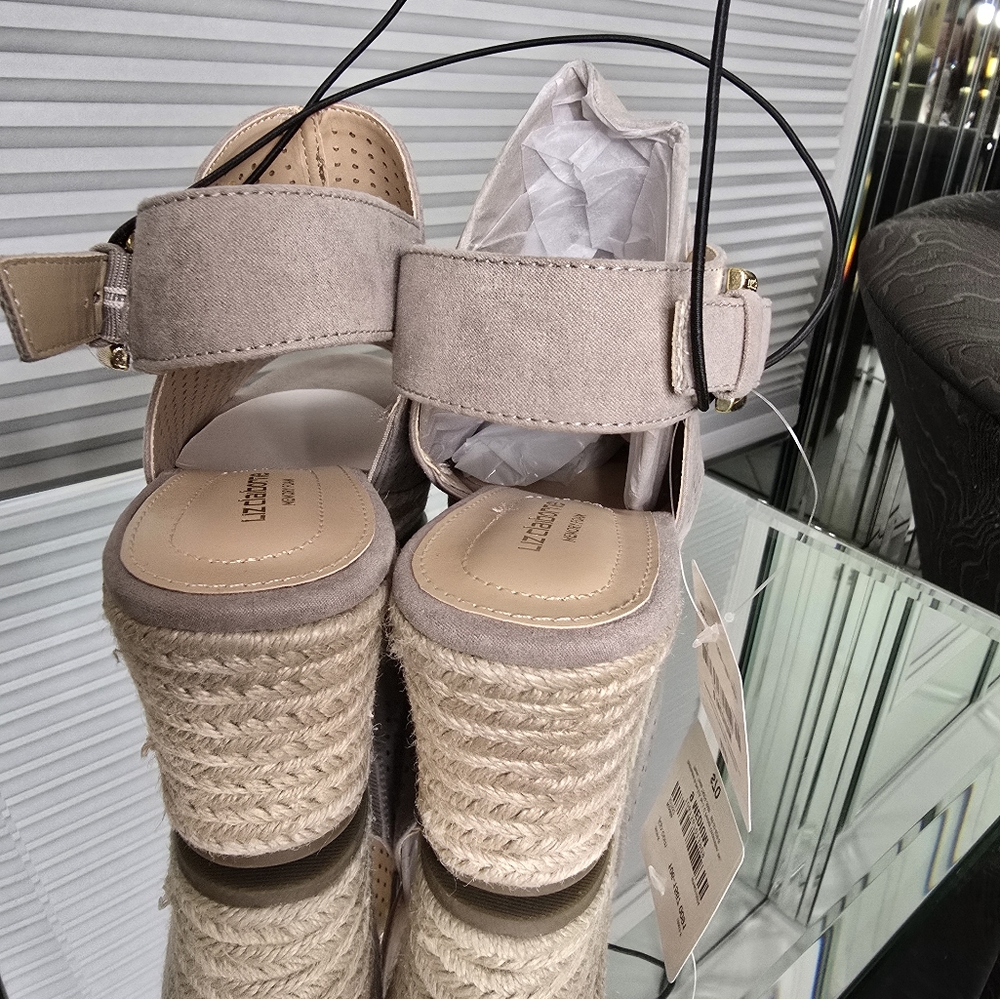 Liz Claiborne  NWT Taupe Hadley Koala  Memory Foam Wedge size 9M - Picture 11 of 16